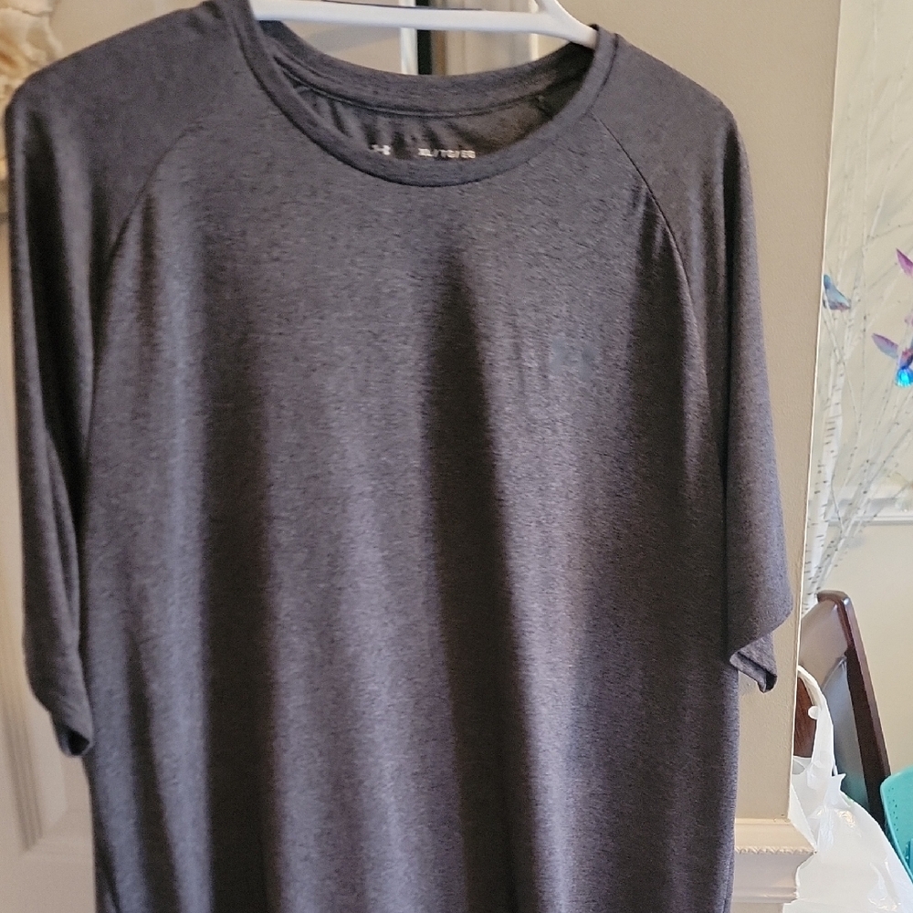 Under Armour Dark Gray Short Sleeve Tee